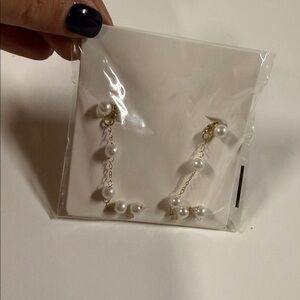 Elegant Gold and Pearl Drop Earrings